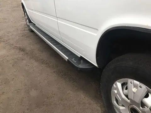 Бокові пороги RedLine V1 (2 шт., Алюміній) Середня база для Mercedes Sprinter W901/902/903/904/905 1995-2006 рр — Mercedes Sprinter W901/902/903/904/905 1995–2006 гг. DianaParts
