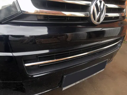 Накладка на решітку бампера (нерж) Carmos - турецька сталь для Volkswagen T5 2010-2015 рр — Volkswagen T5 2010-2015 гг. DianaParts