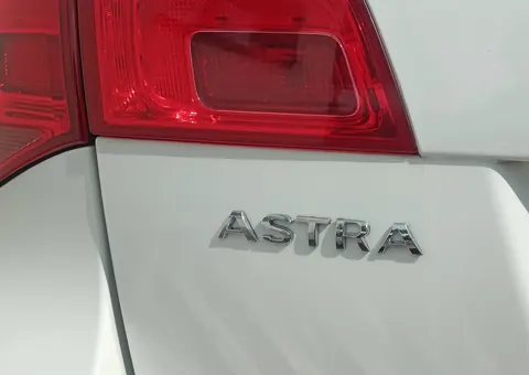 Напис Astra 5177042 (120мм на 17мм) для Opel Astra J 2009-2015 рр — Opel Astra J 2009-2015 гг. DianaParts
