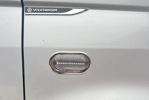 Хром накладки на поворотники OmsaLine (2 шт, нерж) для Volkswagen T5 Transporter 2003-2010 рр — Volkswagen T5 Transporter 2003-2010 гг. DianaParts