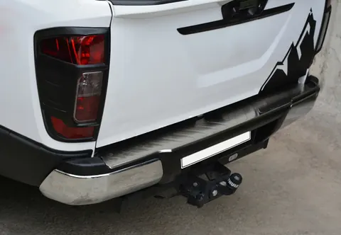 Накладка на задній бампер (нерж) для Nissan Navara/NP300 2016- рр — Nissan Navara/NP300 2016- гг. DianaParts