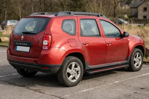 Бокові пороги Maya Red (2 шт., алюміній) для Renault Duster 2008-2017 рр — Renault Duster 2008–2017 гг. DianaParts