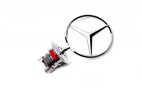 Емблема приціл (без напису) для Mercedes C-class W204 2007-2015 рр — Mercedes C-class W204 2007-2015 гг. DianaParts