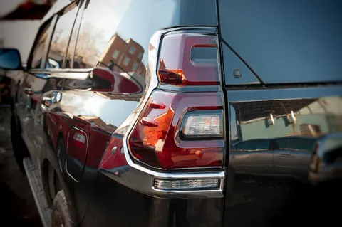 Накладки на стопи V2 (2 шт., 2018-2026) для Toyota Land Cruiser Prado 150 рр — Toyota Land Cruiser Prado 150 2009-2023 гг. DianaParts