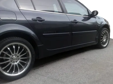 Бокові пороги (SD,під фарбування) для Renault Megane II 2004-2009 рр — Renault Megane II 2004-2009 гг. DianaParts