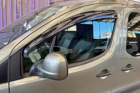 Вітровики (2 шт, HIC) для Peugeot Partner Tepee 2008-2018 рр — Peugeot Partner Tepee 2008-2018 гг. DianaParts
