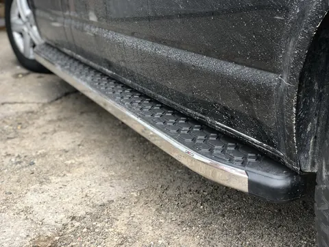 Бокові пороги BlackLine (2 шт, алюміній) Коротка база для Volkswagen T5 Transporter 2003-2010 рр — Volkswagen T5 Transporter 2003-2010 гг. DianaParts
