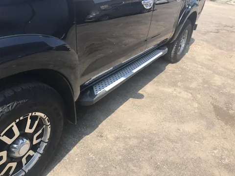 Бокові пороги Allmond Grey (2 шт., алюміній) для Toyota Hilux 2006-2015 рр — Toyota Hilux 2006-2015 гг. DianaParts