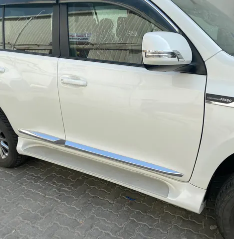 Молдинг дверей (дизайн 2018-2026) для Toyota Land Cruiser Prado 150 рр — Toyota Land Cruiser Prado 150 2009-2023 гг. DianaParts