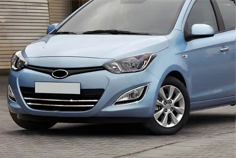 Смужки на решітку (2 шт, нерж.) для Hyundai I-20 2012-2014 рр — Hyundai I-20 2012-2014 гг. DianaParts