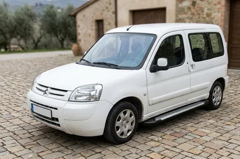 Бокові пороги Line (2 шт., алюміній) для Citroen Berlingo 1996-2008 рр — Citroen Berlingo 1996-2008 гг. DianaParts