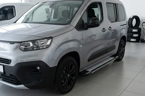 Бокові пороги Rainbow (2 шт., алюміній) Коротка база для Fiat Doblo III 2023- рр — Fiat Doblo III 2023- гг. DianaParts