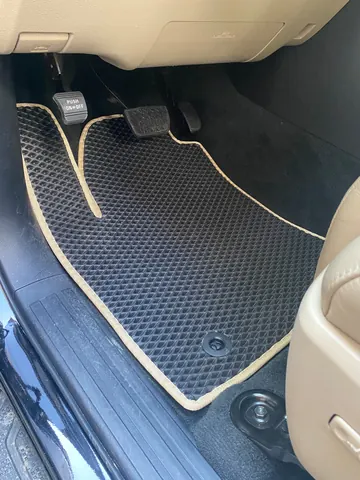 Поліуретанові килимки 3 ряди (EVA, чорні) Середній ряд - прохід для Toyota Sequoia 2007-2022 рр — Toyota Sequoia 2007-2022 гг. DianaParts