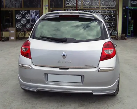 Накладка на задній бампер V1 (під фарбування) для Renault Clio III 2005-2012 рр — Renault Clio III 2005-2012 гг. DianaParts