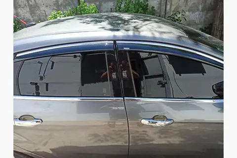 Вітровики з хромованим молдингом Niken (SD/HB, 4 шт) для Ford Focus III 2011-2017 рр — Ford Focus III 2011-2017 гг. DianaParts