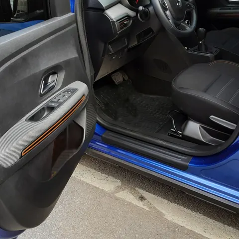 Накладки на дверні пороги EuroCap (4 шт, ABS) для Dacia Sandero 2021- рр — Dacia Sandero 2021- гг. DianaParts