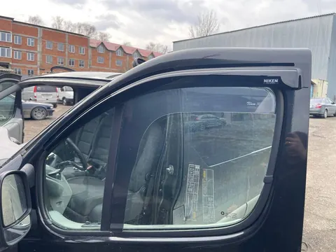 Вітровики (2 шт, Niken) для Opel Vivaro 2001-2015 рр — Opel Vivaro 2001–2015 гг. DianaParts