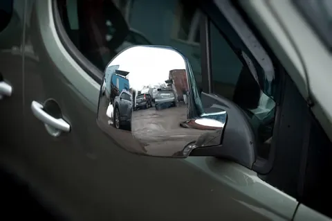 Накладки на дзеркала (2 шт, пласт) Carmos, 2008-2012 для Peugeot Partner Tepee рр — Peugeot Partner Tepee 2008-2018 гг. DianaParts