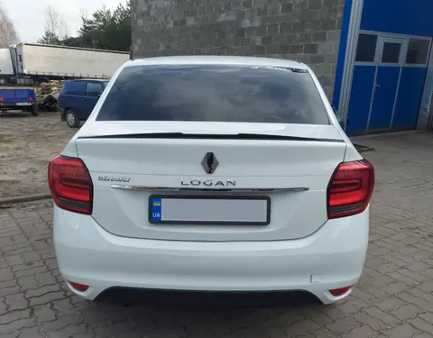 Спойлер LIP (Sunplex, чорний) (118,5см *5,5см) для Renault Logan II 2013-2022 рр — Renault Logan II 2013-2022 гг. DianaParts