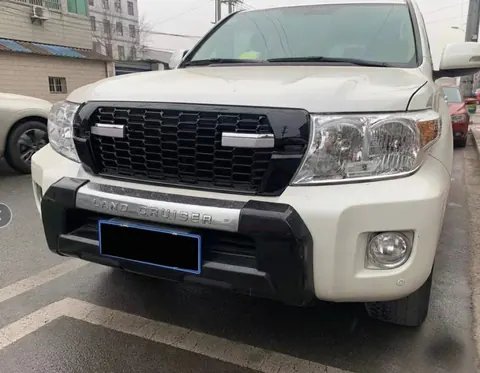 Решітка з написом 2012-2016 (GR Sport) для Toyota Land Cruiser 200 рр — Toyota Land Cruiser 200 2007-2021 гг. DianaParts