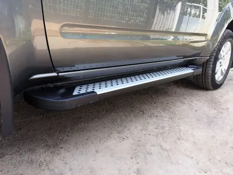 Бокові пороги Allmond Grey (2 шт., алюм.) для Nissan Pathfinder R51 2005-2014 рр — Nissan Pathfinder R51 2005-2014 гг. DianaParts