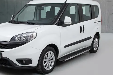 Бокові пороги Maya (2 шт., алюміній) Коротка база для Opel Combo 2012-2018 рр — Opel Combo 2012-2018 гг. DianaParts