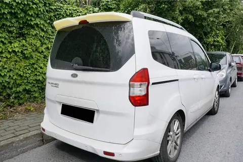 Спойлер Race V2 (під фарбування) для Ford Courier 2014-2023 рр — Ford Courier 2014-2023 гг. DianaParts