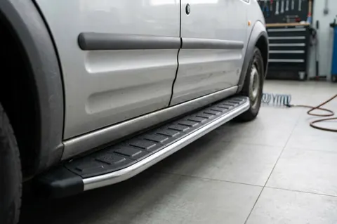 Бокові пороги Fullmond (2 шт., алюм.) Стандартна база для Ford Connect 2006-2009 рр — Ford Connect 2006–2009 гг. DianaParts