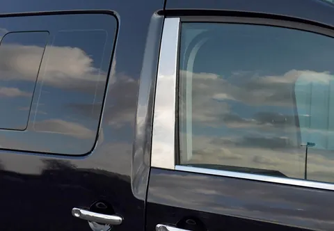 Молдинги на дверні стійки (2 шт., нерж) Carmos - Турецька сталь для Volkswagen Caddy 2004-2010 рр — Volkswagen Caddy 2004-2010 гг. DianaParts
