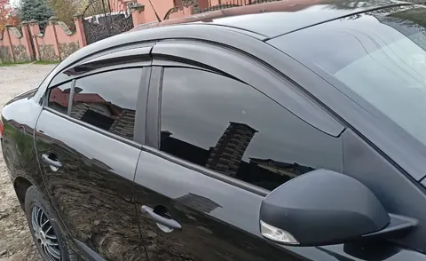 Вітровики (4 шт., Sunplex Sport) для Renault Fluence 2009-2016 рр — Renault Fluence 2009-2016 гг. DianaParts