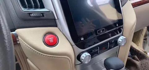 Кнопка TRD (дизайн 2018) для Toyota Land Cruiser 200 2007-2021 рр — Toyota Land Cruiser 200 2007-2021 гг. DianaParts