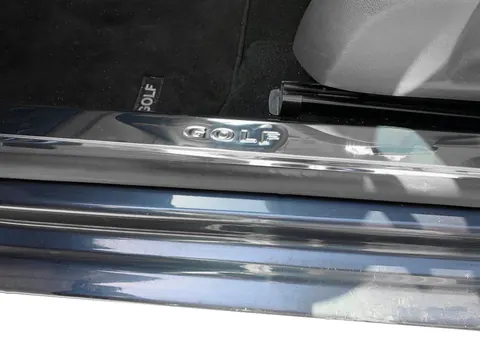 Накладки на внутрішні пороги (2 шт., нерж) для Volkswagen Golf 5 2003-2009 рр — Volkswagen Golf 5 2003-2009 гг. DianaParts