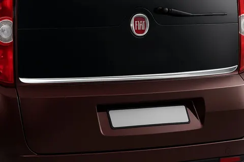 Накладка нижньої кромки заднього скла (нерж) для Fiat Doblo II 2010-2022 рр — Fiat Doblo II 2010-2022 гг. DianaParts