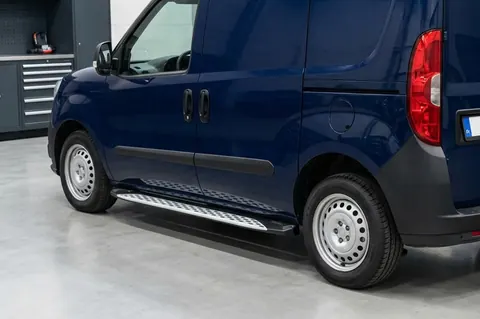 Бокові пороги Shining V1 (2 шт., Алюміній) для Fiat Doblo II 2010-2022 рр — Fiat Doblo II 2010-2022 гг. DianaParts