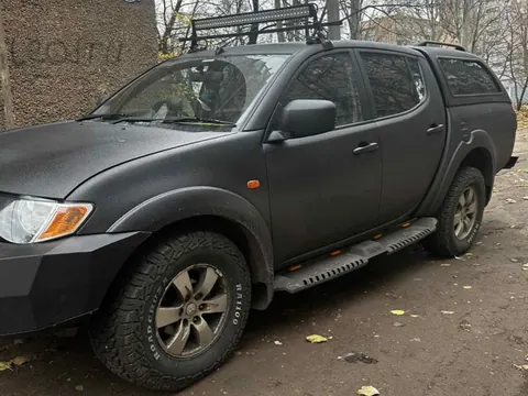 Бокові пороги Dakar V2 з LED (2 шт, метал) для Mitsubishi L200 2006-2015 рр — Mitsubishi L200 2006-2015 гг. DianaParts