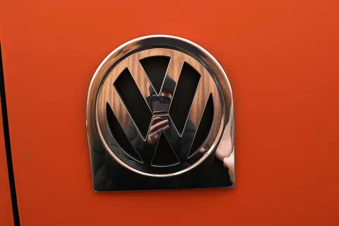 Обведення заднього логотипу (нерж) для Volkswagen Caddy 2004-2010 рр — Volkswagen Caddy 2004-2010 гг. DianaParts