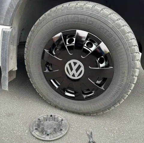 Ковпаки чорні ABS (1-катковий, 4 шт) для Volkswagen Crafter 2006-2016 рр — Volkswagen Crafter 2006-2016 гг. DianaParts