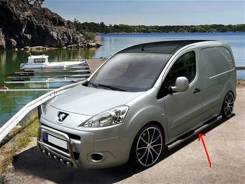 Бічні труби (2 шт., нерж.) 60мм, з пластиковими підніжками для Citroen Berlingo 2008-2018 рр — Citroen Berlingo 2008-2018 гг. DianaParts