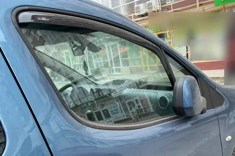 Вітровики вставні (2 шт, HIC) для Citroen Berlingo 2008-2018 рр — Citroen Berlingo 2008-2018 гг. DianaParts