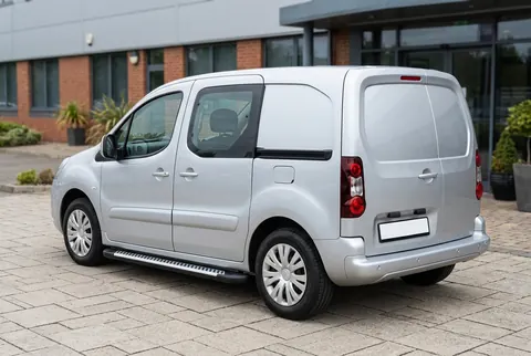 Бокові пороги Line (2 шт., алюміній) для Citroen Berlingo 2008-2018 рр — Citroen Berlingo 2008-2018 гг. DianaParts