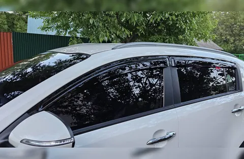 Вітровики (4 шт, HIC) для Kia Sportage 2010-2015 рр — Kia Sportage 2010-2015 гг. DianaParts