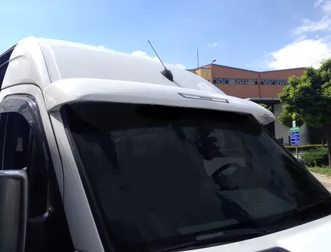 Дефлектор лобового скла V3 (під фарбування, на клей) для Mercedes Sprinter W906 2006-2018 рр — Mercedes Sprinter W906 2006–2018 гг. DianaParts
