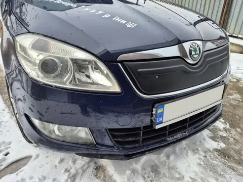 Зимова накладка на решітку (2010-2026, верхня) Матова для Skoda Roomster рр — Skoda Roomster 2006-2015 гг. DianaParts