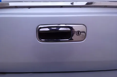 Накладка на ручку багажника (нерж) Carmos - Турецька сталь для Volkswagen Caddy 2004-2010 рр — Volkswagen Caddy 2004-2010 гг. DianaParts