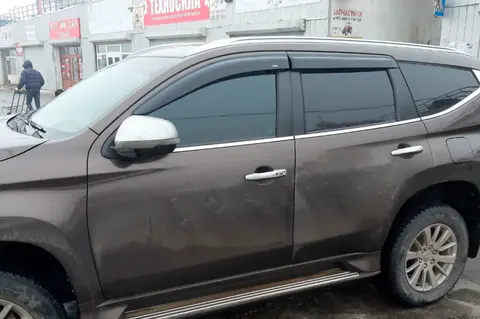 Вітровики (4 шт, HIC) для Mitsubishi Pajero Sport 2015- рр — Mitsubishi Pajero Sport 2015- гг. DianaParts