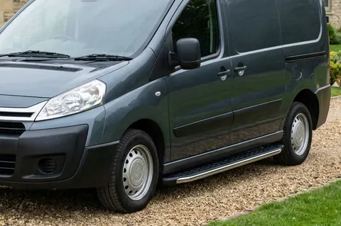 Бокові пороги BlackLine (2 шт, алюміній) Довга база для Peugeot Expert 2007-2016 рр — Peugeot Expert 2007-2016 гг. DianaParts