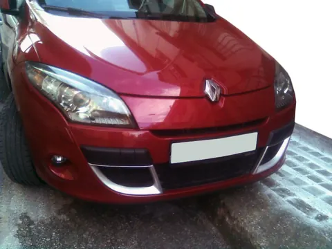 Накладки в бампер (2008-2012, 2 шт, під фарбування) для Renault Megane III рр — Renault Megane III 2009-2016 гг. DianaParts