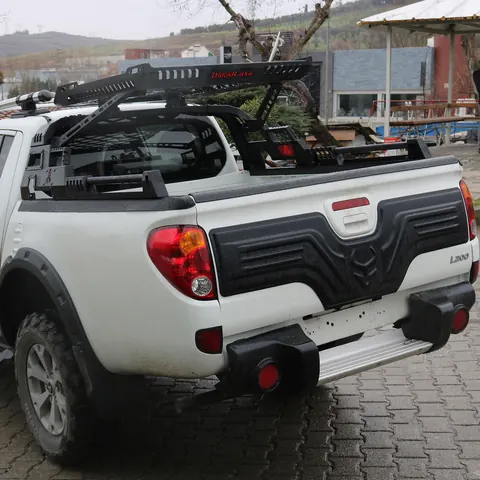 Пластикова накладка на кришку багажника для Mitsubishi L200 2006-2015 рр — Mitsubishi L200 2006-2015 гг. DianaParts
