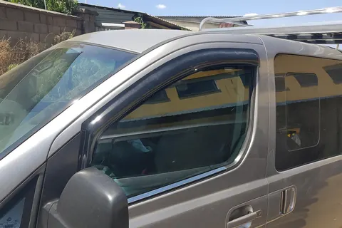 Зовнішня окантовка стекол (2 шт, нерж.) для Hyundai H300, H1, Starex 2008-2020 рр — Hyundai H300, H1, Starex 2008-2020 гг. DianaParts