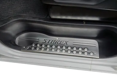 Накладки на пороги OmsaLine (3 шт, нерж) для Hyundai H200, H1, Starex 1998-2007 рр — Hyundai H200, H1, Starex 1998-2007 гг. DianaParts